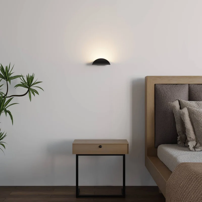 Minimalistische half ronde led wandlamp met warm indirect licht voor binnen en beschut buiten | Sansoti