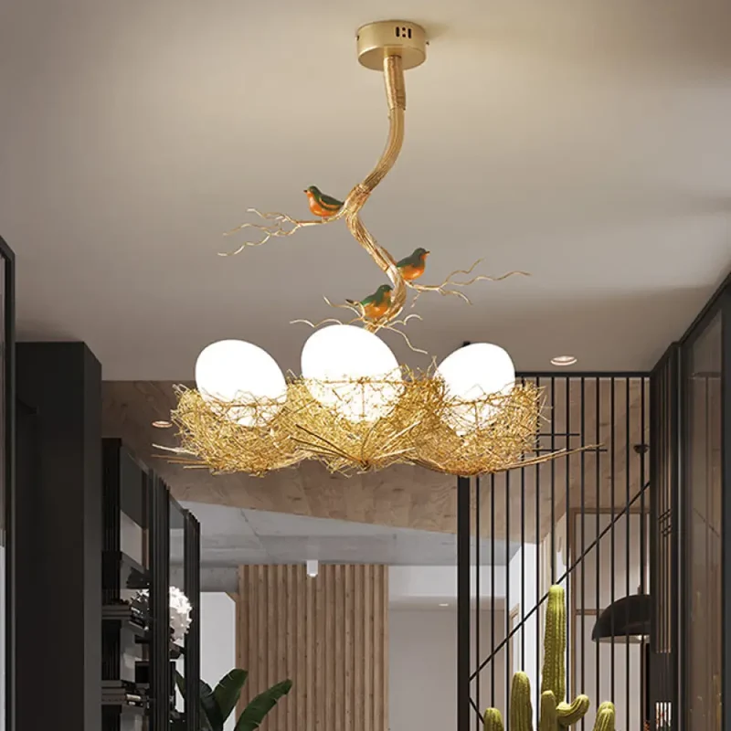 Kroonluchter Melkwit Glas met Vogels en Nest Goudkleurig 1 2 3 Lichtpunten Natuurgeïnspireerd Design | Sansoti