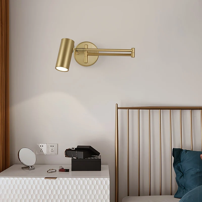 Verstelbare LED Wandlamp van Messing of Zwart Metaal met Draaibare Arm en Cilindrische Spot voor Slaapkamer en Badkamer | Sansoti