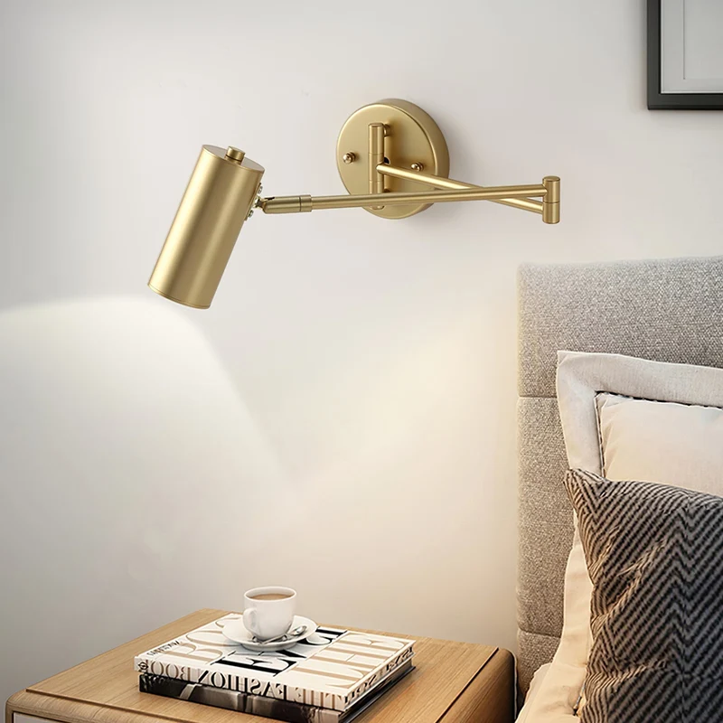 Verstelbare LED Wandlamp van Messing of Zwart Metaal met Draaibare Arm en Cilindrische Spot voor Slaapkamer en Badkamer | Sansoti