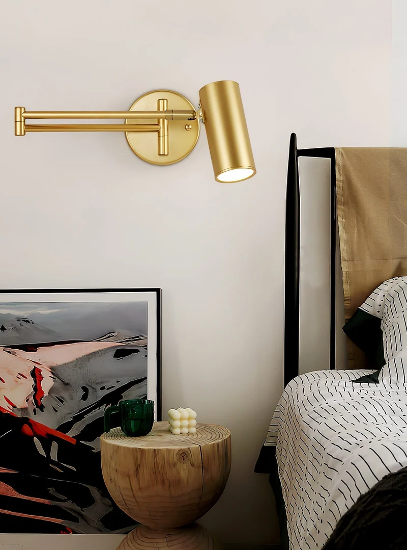 Verstelbare LED Wandlamp van Messing of Zwart Metaal met Draaibare Arm en Cilindrische Spot voor Slaapkamer en Badkamer | Sansoti