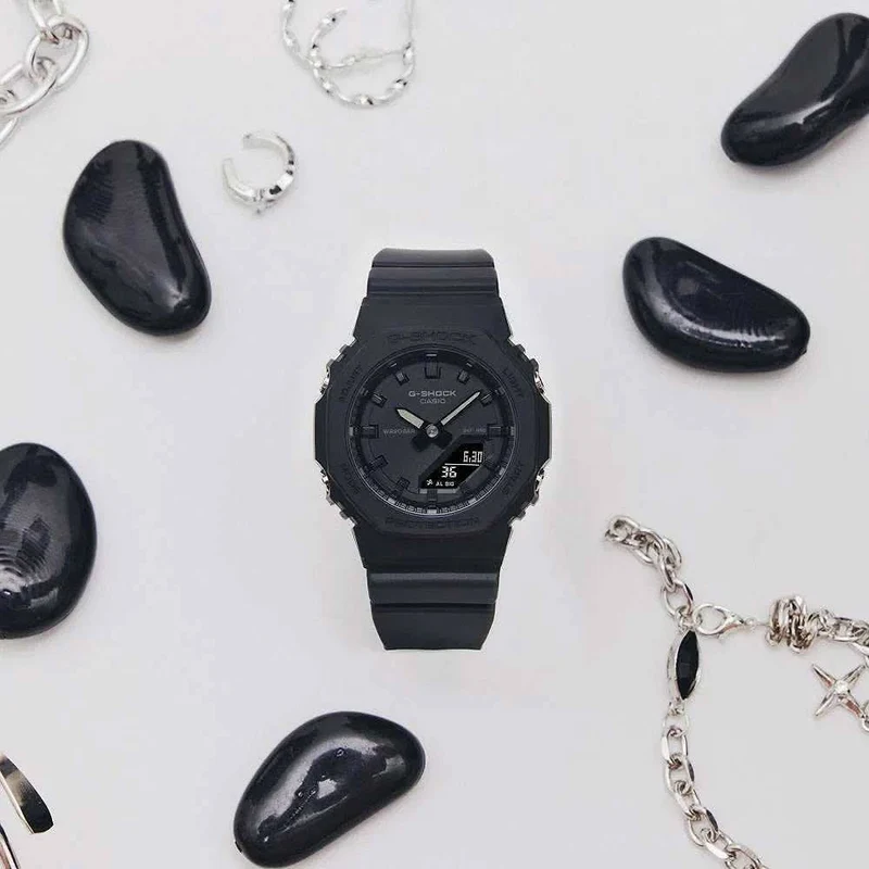 Casio G-Shock GMA-P2100BB-1AER Damenuhr • All Black • Carbon