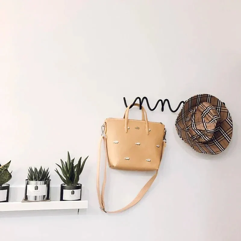 Design wandkapstok van metaal – Minimalistisch en Scandinavisch design | Sansoti