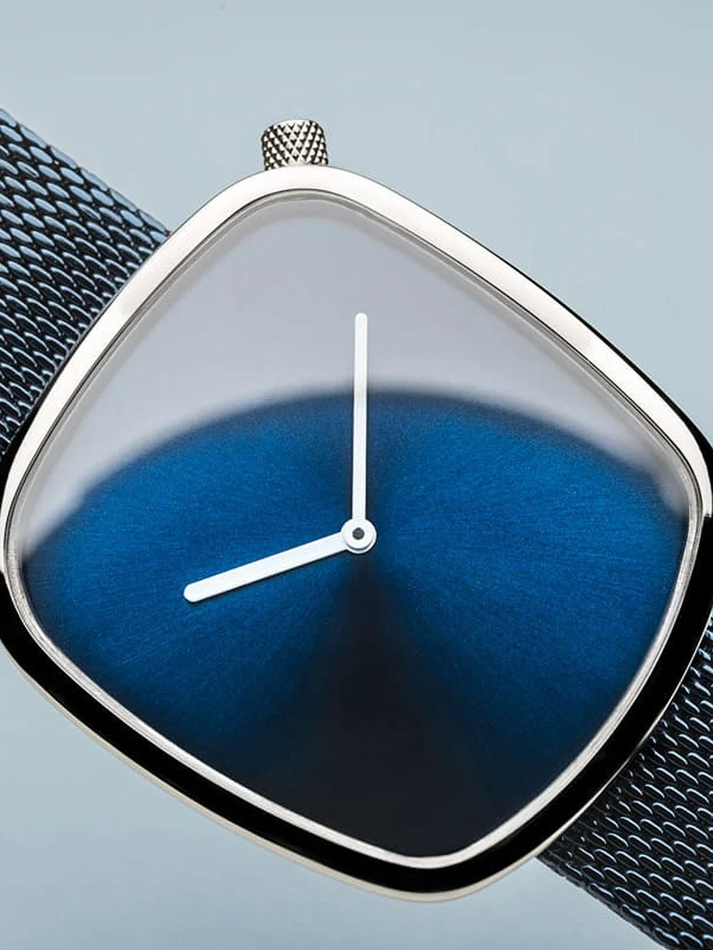 Bering Pebble 18040-307 Unisex Armbanduhr Blau • Saphirglas • Edelstahl-Meshband