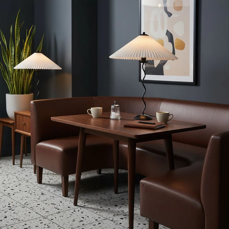 Tafellamp met Golvende Voet en Geplooide Kap – Scandinavisch Accent voor Woonkamer, Gang of Slaapkamer | Zwarte Basis met Beige, Witte, Donkergroene of Zwarte Stoffen Kap | E14 Fitting | Dimbaar met Drukknop | Sansoti