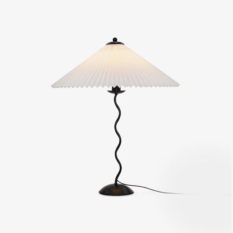 Tafellamp met Golvende Voet en Geplooide Kap – Scandinavisch Accent voor Woonkamer, Gang of Slaapkamer | Zwarte Basis met Beige, Witte, Donkergroene of Zwarte Stoffen Kap | E14 Fitting | Dimbaar met Drukknop | Sansoti