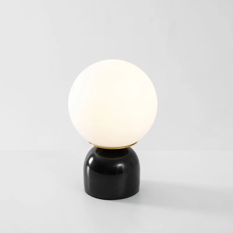 Marmeren Tafellamp met Glazen Bol – Scandinavisch Design voor Sfeervol Accent | Sansoti