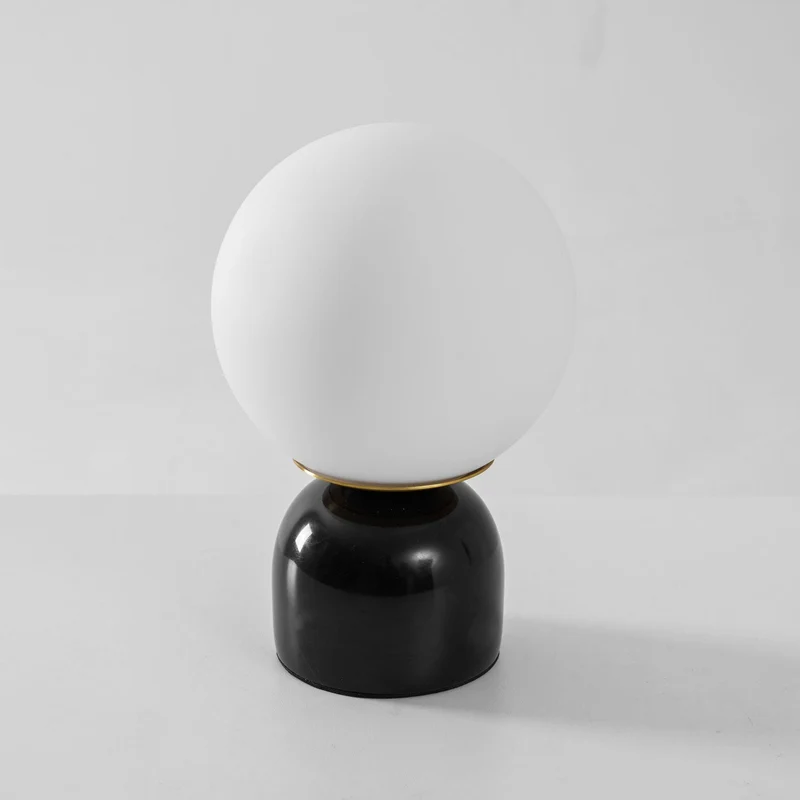 Marmeren Tafellamp met Glazen Bol – Scandinavisch Design voor Sfeervol Accent | Sansoti