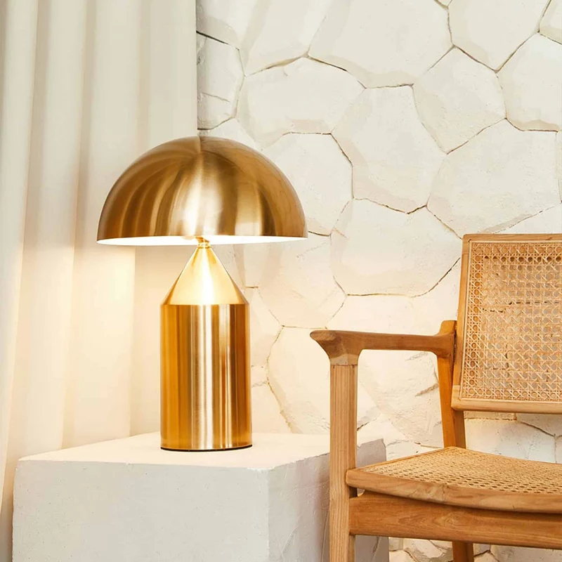 Metalen Tafellamp met Geometrische Vormen — Iconisch Italiaans Design in Twee Maten — Vijf Afwerkingen Verkrijgbaar | Sansoti