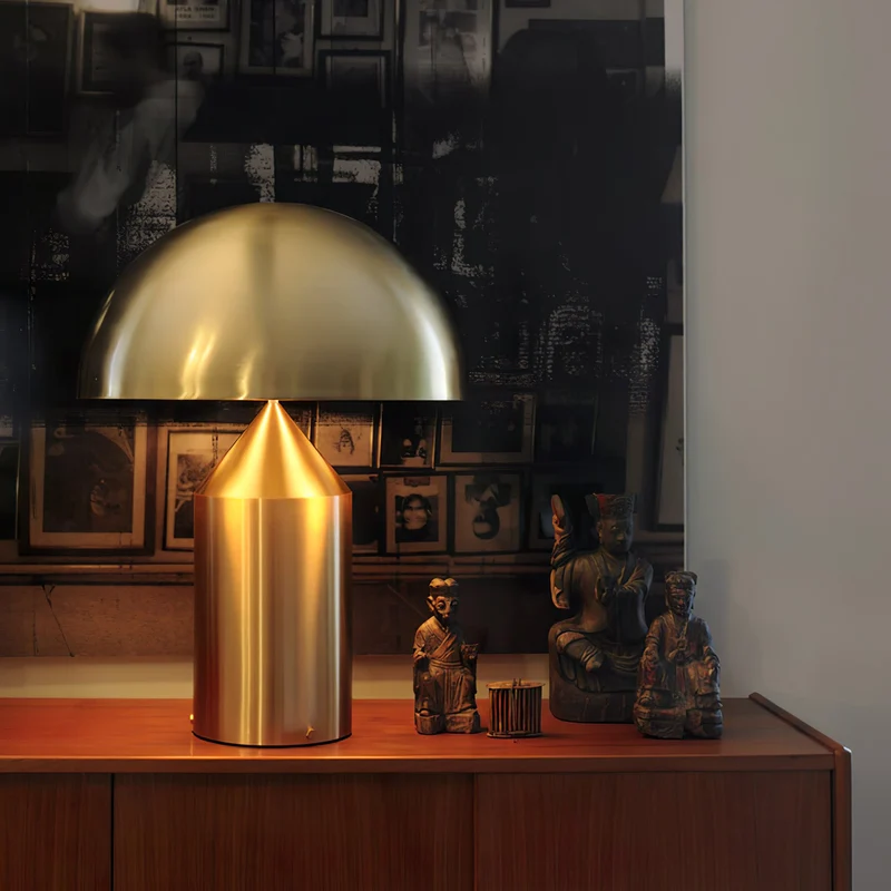 Metalen Tafellamp met Geometrische Vormen — Iconisch Italiaans Design in Twee Maten — Vijf Afwerkingen Verkrijgbaar | Sansoti