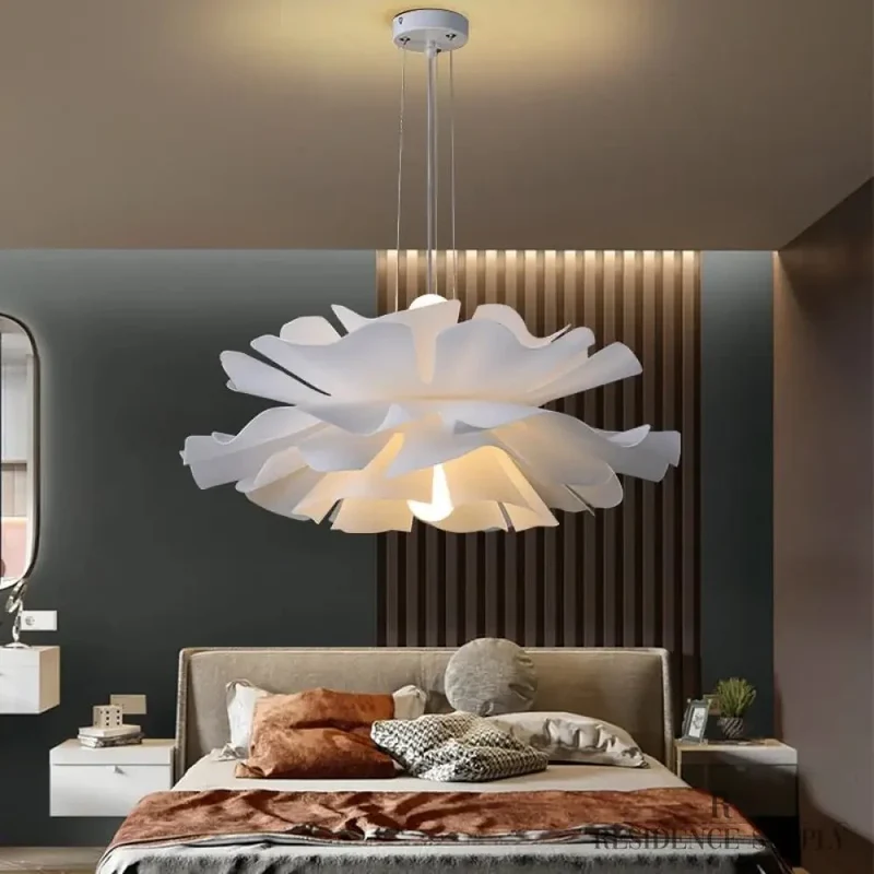 Sculpturale Bloemvormige LED Kroonluchter Met Zachte Lichtverdeling | Sansoti