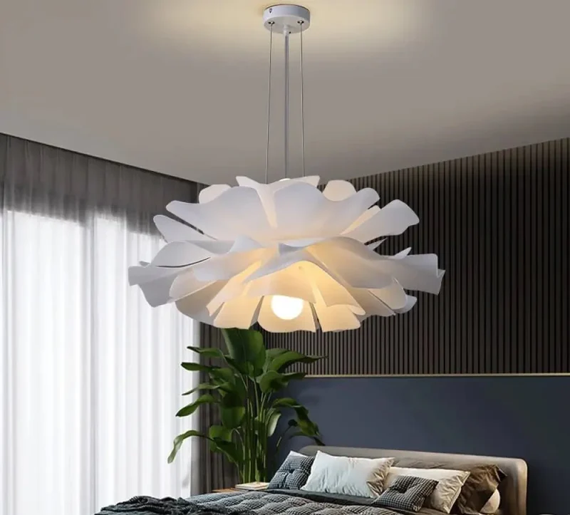 Sculpturale Bloemvormige LED Kroonluchter Met Zachte Lichtverdeling | Sansoti