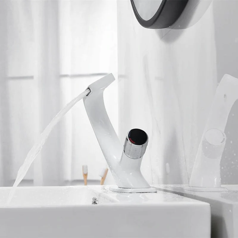 Wastafelkraan Met Waterval Uitloop En Éénhendel Design Voor Badkamer | Sansoti