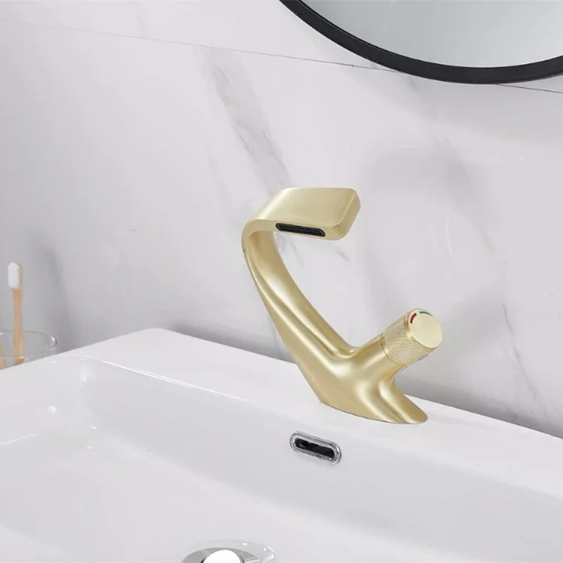 Wastafelkraan Met Waterval Uitloop En Éénhendel Design Voor Badkamer | Sansoti