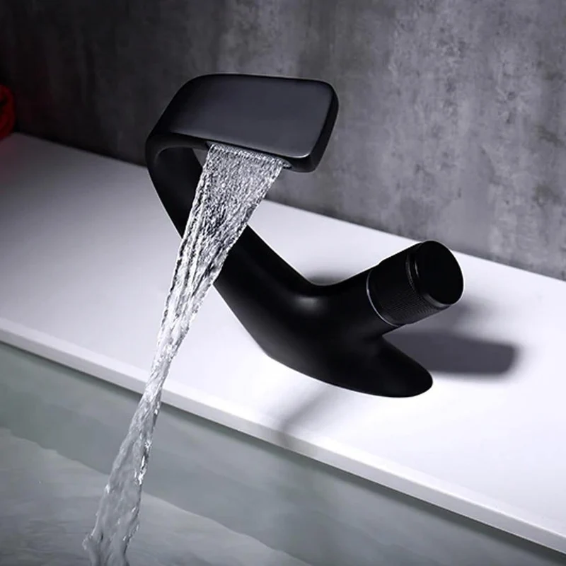 Wastafelkraan Met Waterval Uitloop En Éénhendel Design Voor Badkamer | Sansoti