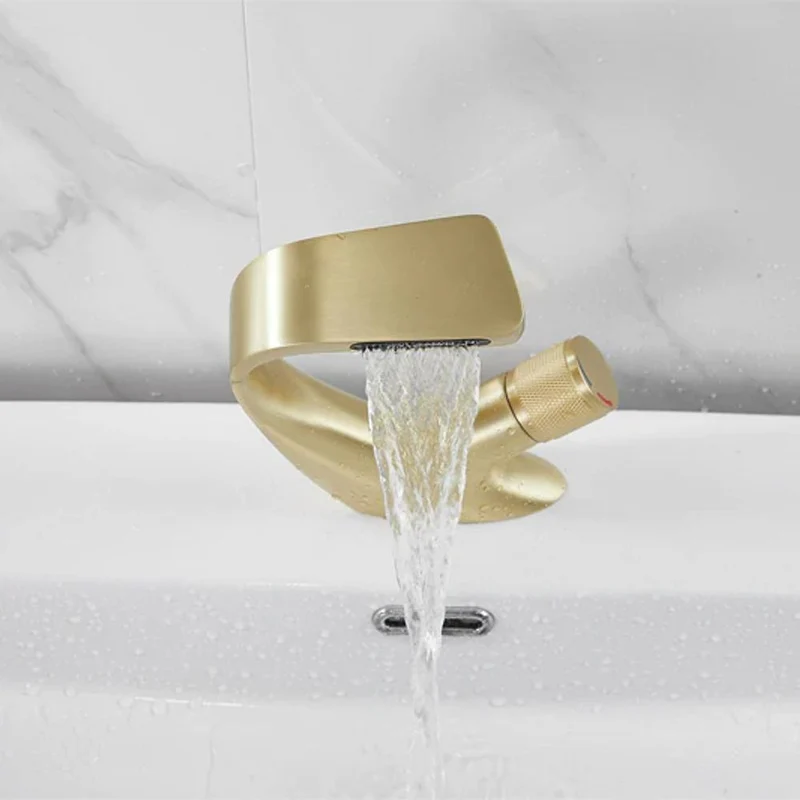 Wastafelkraan Met Waterval Uitloop En Éénhendel Design Voor Badkamer | Sansoti
