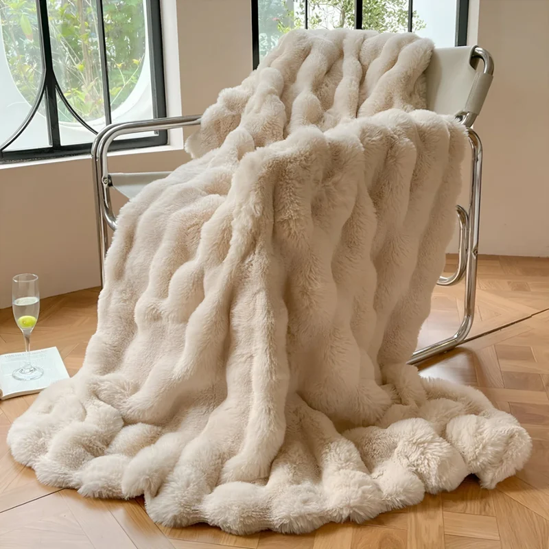 Fleece deken polyester kunstbont beige bank bed plaid warm zacht luxe woondeken winter | Sansoti