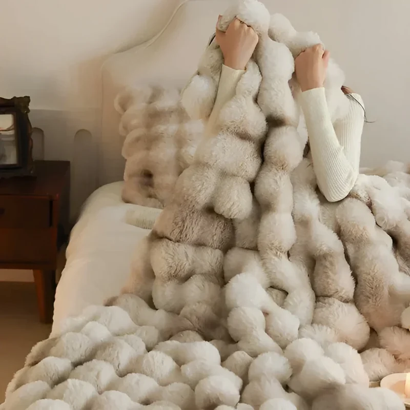 Fleece deken polyester kunstbont beige bank bed plaid warm zacht luxe woondeken winter | Sansoti