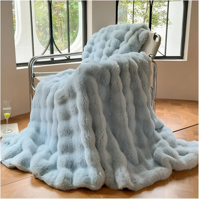 Fleece deken polyester kunstbont beige bank bed plaid warm zacht luxe woondeken winter | Sansoti
