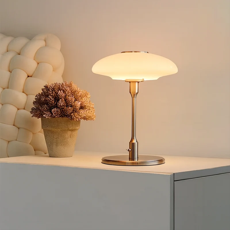 Zweedse design tafellamp metaal glas Ø30cm warm wit nachtkastje studeerkamer Scandinavisch minimalisme E14 LED verlichting modern design | Sansoti