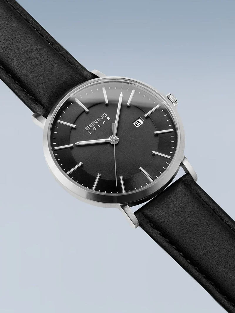 Bering Solar 15439-402 Herrenuhr Silber • Solarwerk • Saphirglas