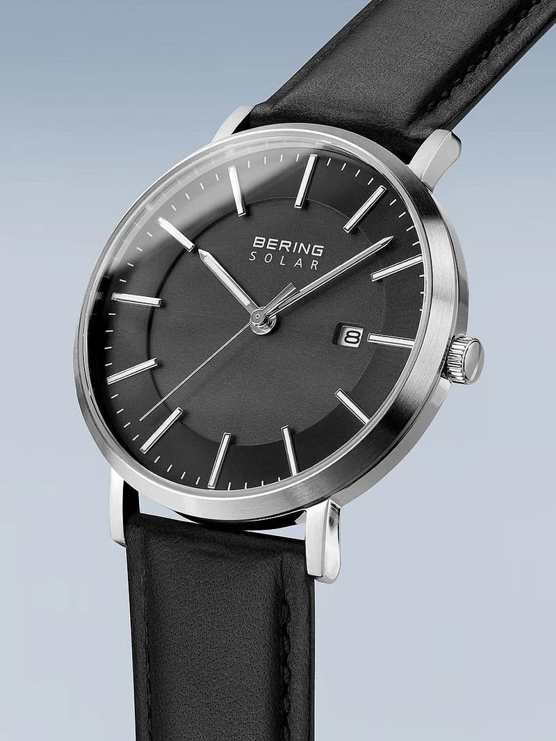Bering Solar 15439-402 Herrenuhr Silber • Solarwerk • Saphirglas