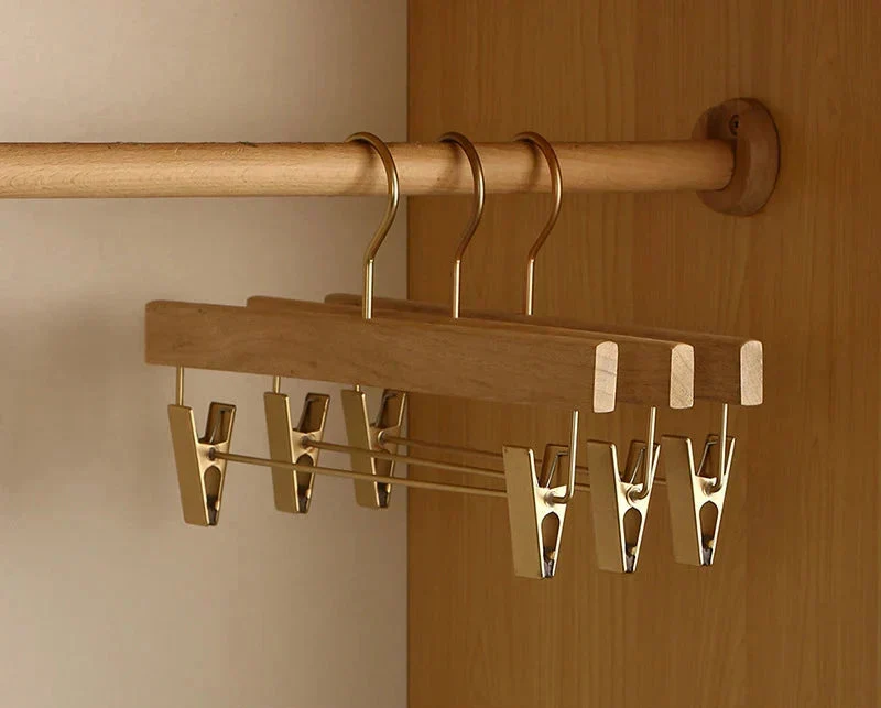 Houten Kledinghangers Set van 2 Kamferhout Brede Schouder Anti-Slip Design Duurzame Garderobe-Organisatie | Sansoti