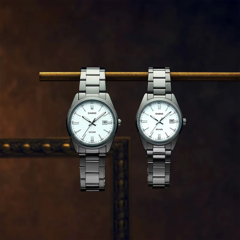 Casio Timeless UTP-1302PD-7AVEF Unisex Armbanduhr Silber • Mineralglas • Datumsanzeige