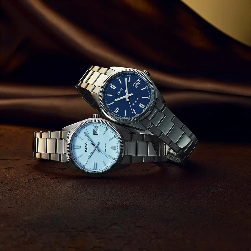 Casio Timeless UTP-1302PD-2A1VEF Armbanduhr Blau • Datumsanzeige • Mineralglas