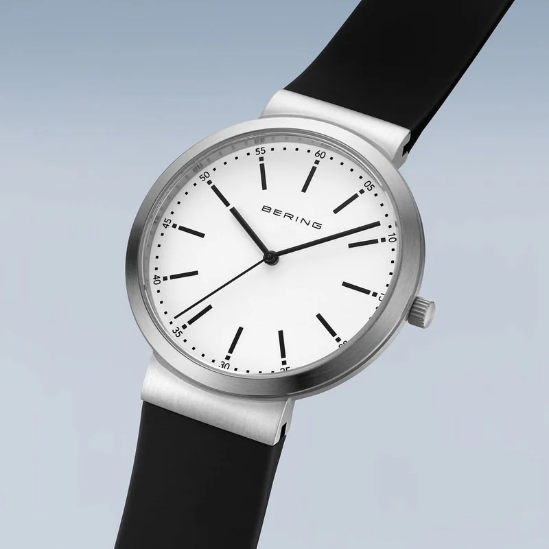 Bering Classic 10141-404 Damenuhr • Saphirglas • Design