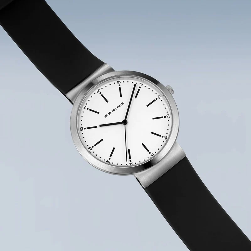 Bering Classic 10141-404 Damenuhr • Saphirglas • Design