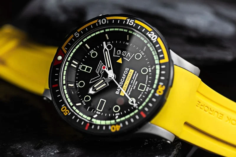 Vostok Europe Batiscafos NH35-511E767 Herrenuhr • 30 ATM • Tritium GTLS