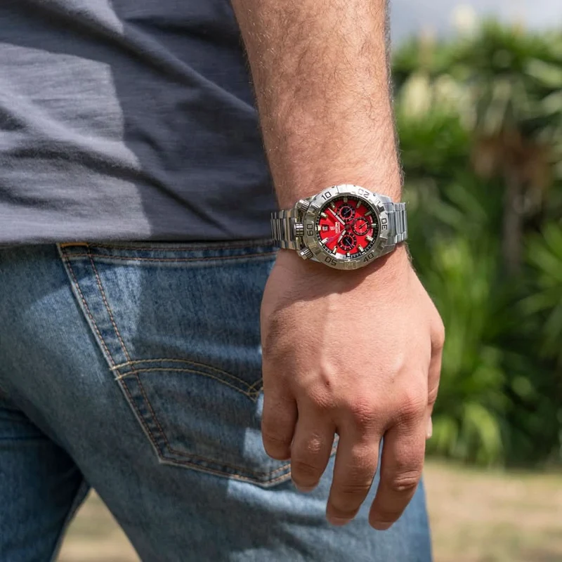 Festina Bullhead F20743/5 Herrenuhr • Retro-Design • Markantes rotes Zifferblatt