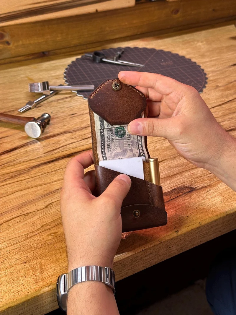 Handgemaakte Lederen Portemonnee met Penhouder – Volnerfleer – Compact Design | Sansoti