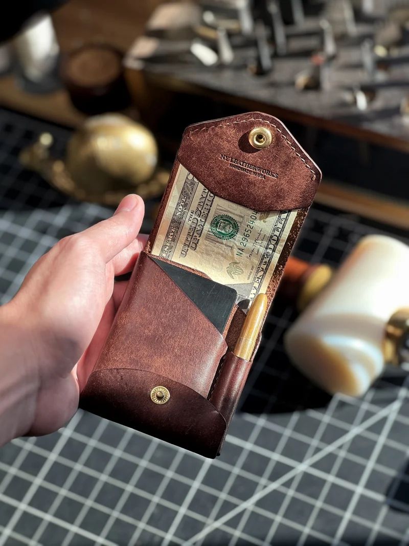 Handgemaakte Lederen Portemonnee met Penhouder – Volnerfleer – Compact Design | Sansoti