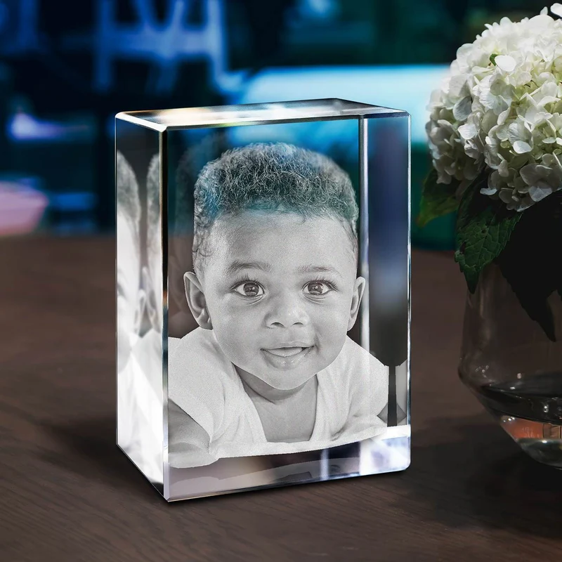Gepersonaliseerd 2D/3D Kristal Gedenkkristal met Eigen Foto – Verlicht Herinneringsblok met Houten Voet | Sansoti