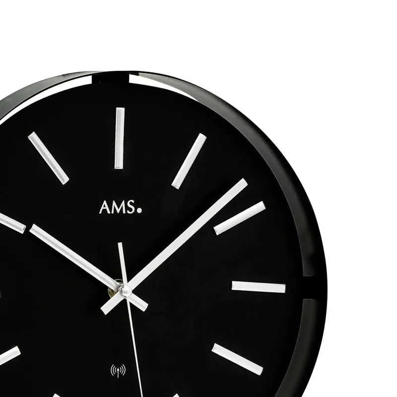 AMS F5586 Wanduhr Schwarz/Silber • Funkwerk • Aufgelegte Indices