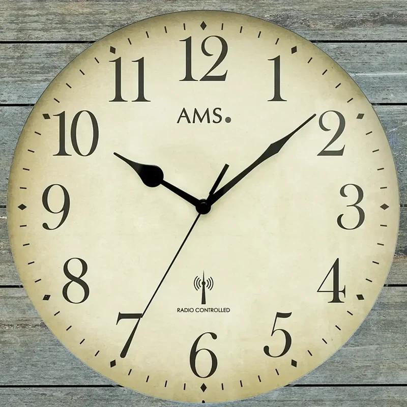 AMS F5549 Wanduhr Holzstruktur Grau • Funkwerk • Mineralglas