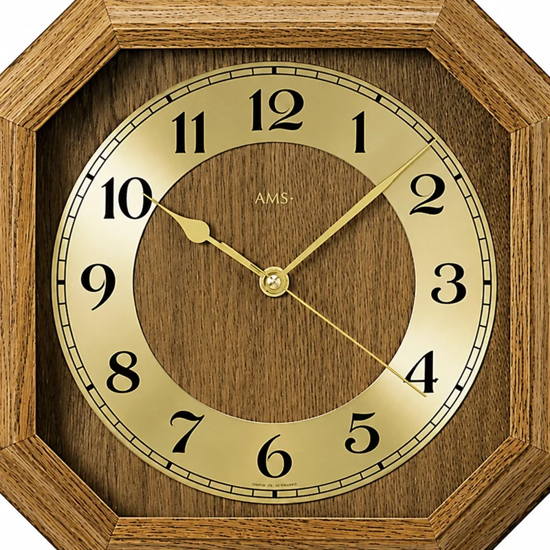 AMS F5864/4Q Wanduhr Eiche • Quarzwerk • Aluminium-Zahlenring