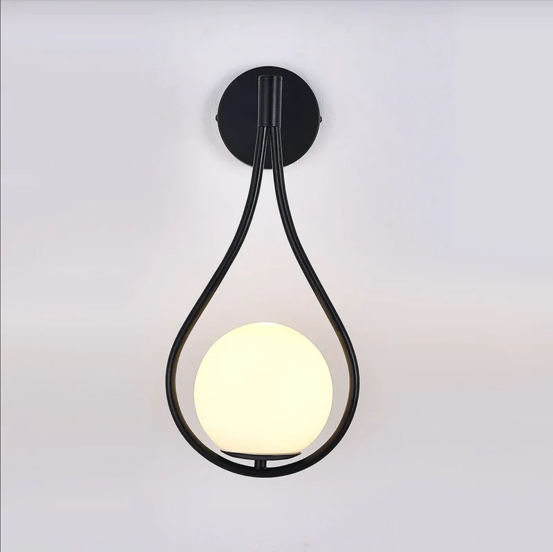 Moderne Scandinavische Wandlamp met Metalen Afwerking | Sansoti