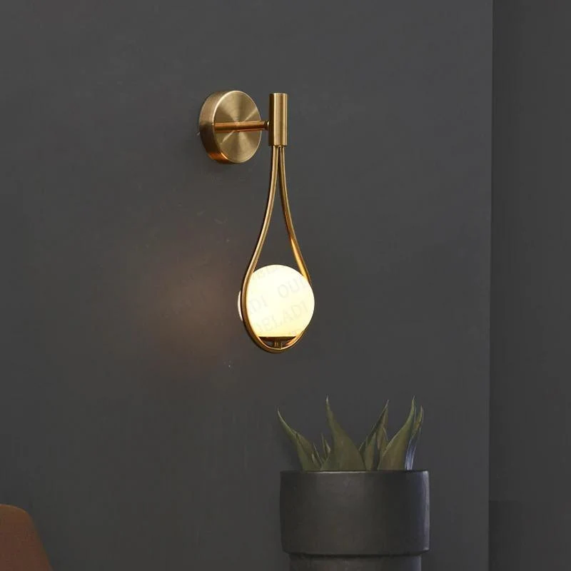 Moderne Scandinavische Wandlamp met Metalen Afwerking | Sansoti
