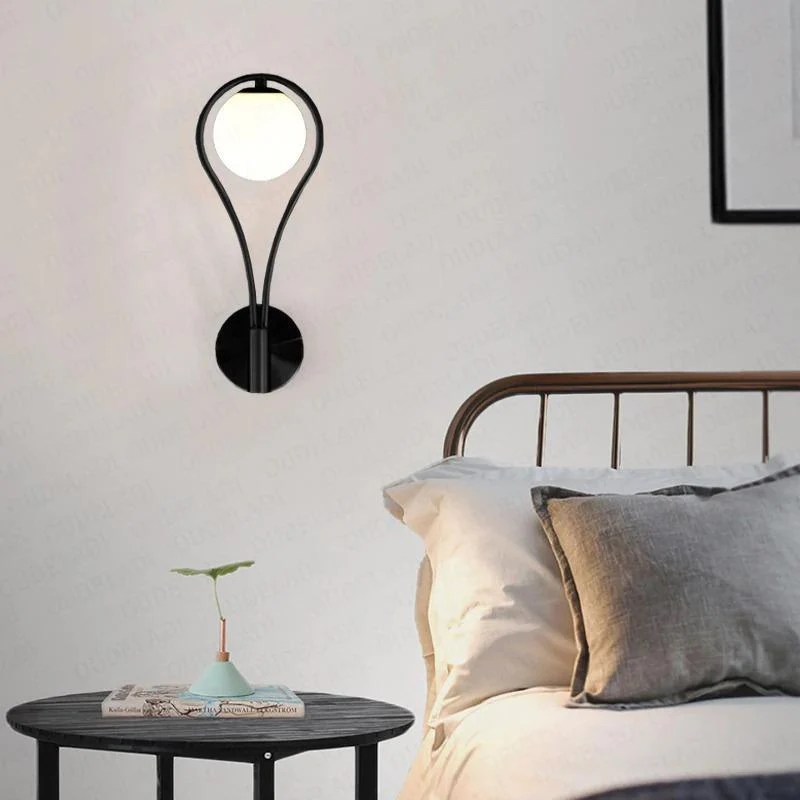 Moderne Scandinavische Wandlamp met Metalen Afwerking | Sansoti
