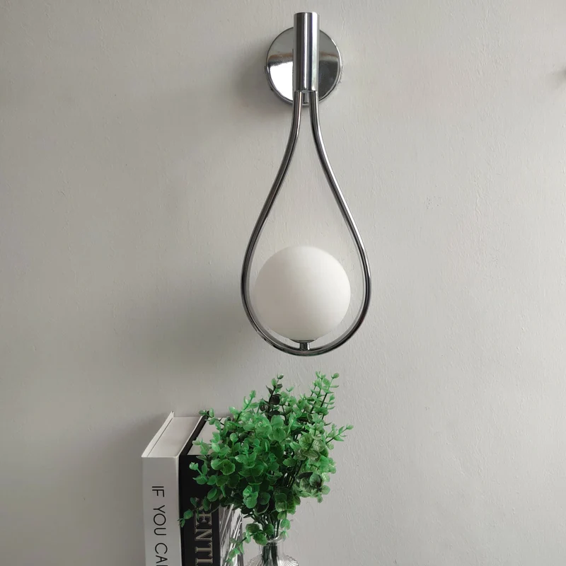 Moderne Scandinavische Wandlamp met Metalen Afwerking | Sansoti