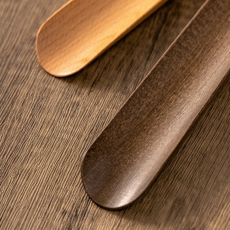 Kolbein – Houten Schoenaantrekker met Lange Steel en Magnetische Houder | Sansoti