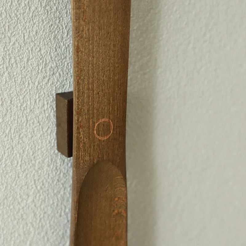 Kolbein – Houten Schoenaantrekker met Lange Steel en Magnetische Houder | Sansoti