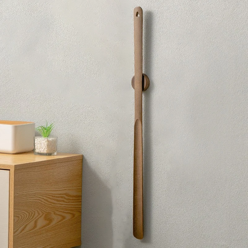Kolbein – Houten Schoenaantrekker met Lange Steel en Magnetische Houder | Sansoti