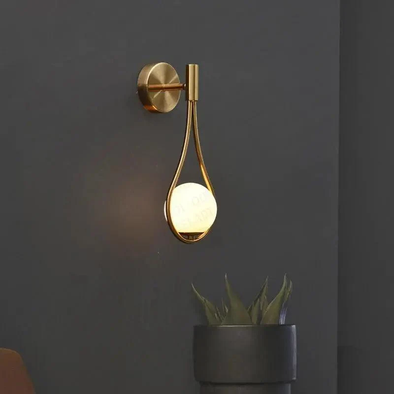 Moderne Wandlamp met Scandinavische Uitstraling - Zwart & Goud - Sfeervol Licht voor Elke Ruimte | Sansoti