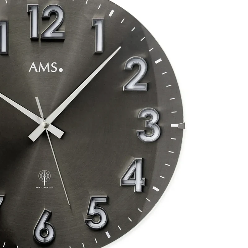 AMS F5974A Wanduhr Naturholz • Funkwerk • Gewölbtes Mineralglas
