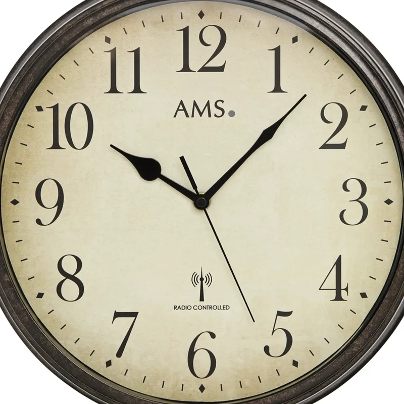 AMS F5962Q Wanduhr Schwarz • Quarzwerk • Wetterfestes Metallgehäuse