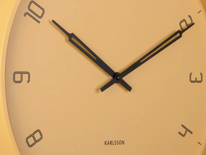 Karlsson Stark KA5950YE Wanduhr Honiggelb • Sweep-Uhrwerk • Design von Boxtel & Buijs